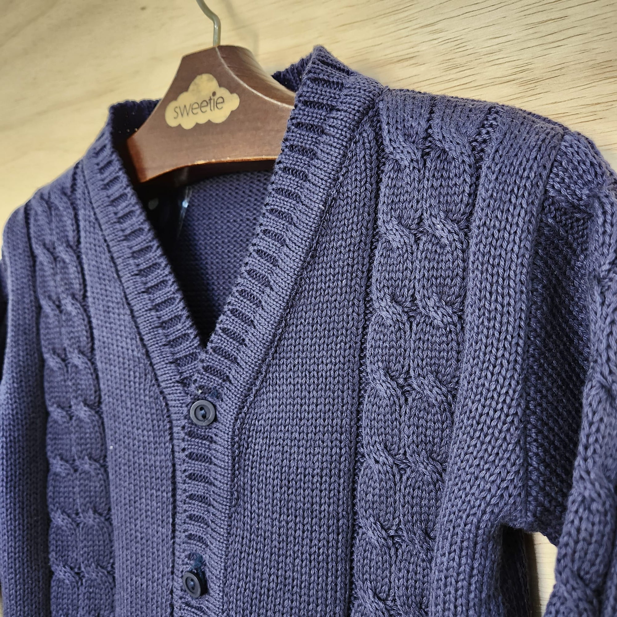 Cardigan Bebê De Tricot Benjamin Azul Marinho