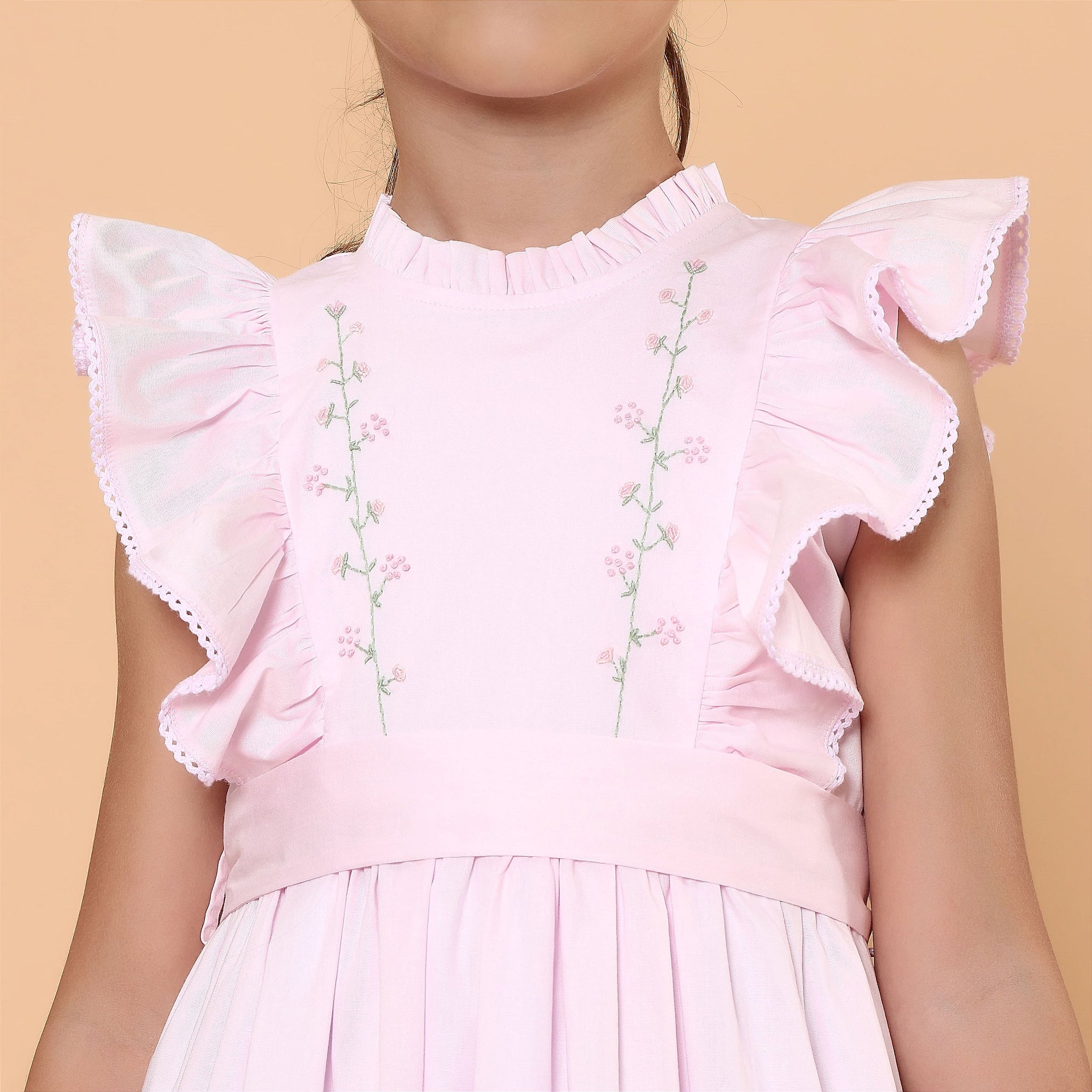 Vestido Gérbera Rosa Bebê, detalhe do bordado